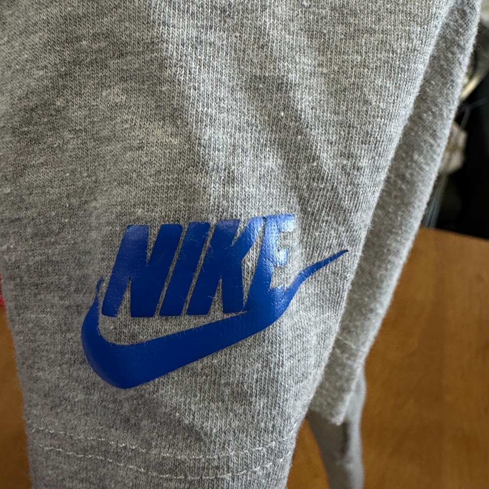 Nike Just Do It T-Shirt Youth 5–6 Years Gray Graphic Logo Short Sleeve Tee - Picture 4 of 6